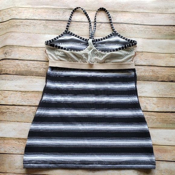 Lululemon Power Y Tank Color Black & White   - Picture 7 of 12